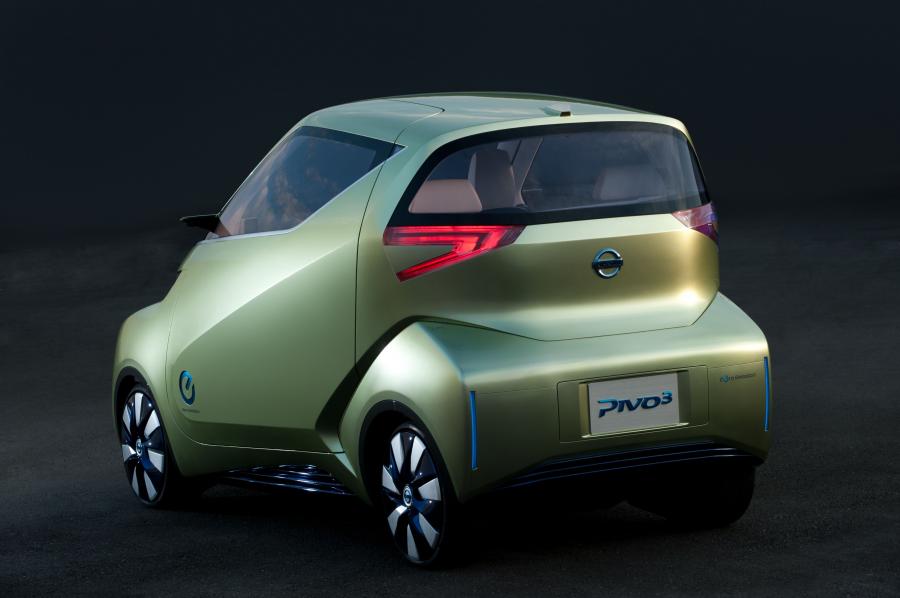  Nissan Pivo 3 Concept 2011 года  (фото 10 из 14)